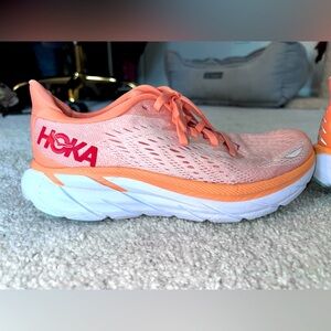 Clifton 8 Hokas, Size 7
